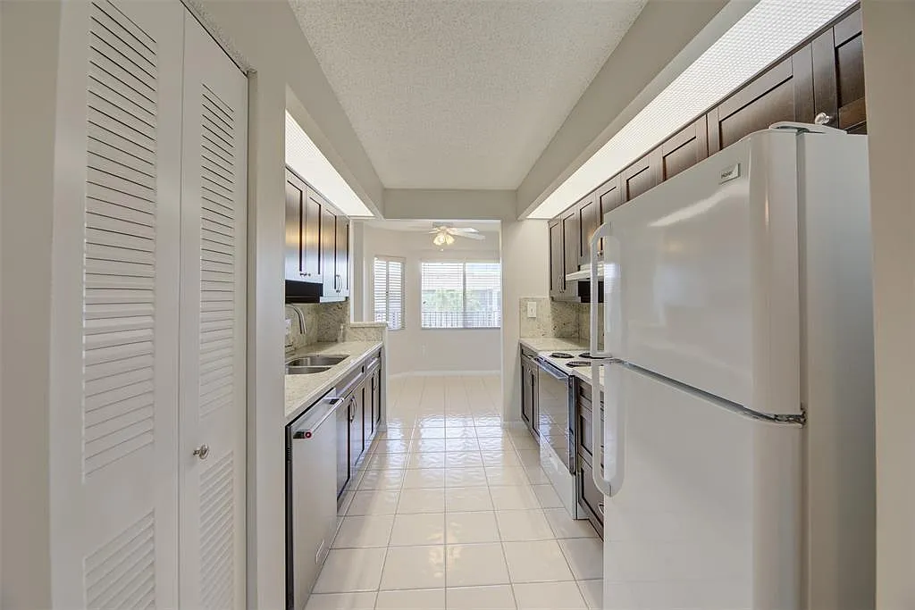 750 SW 138 Avenue 403F Pembroke Pines (5)